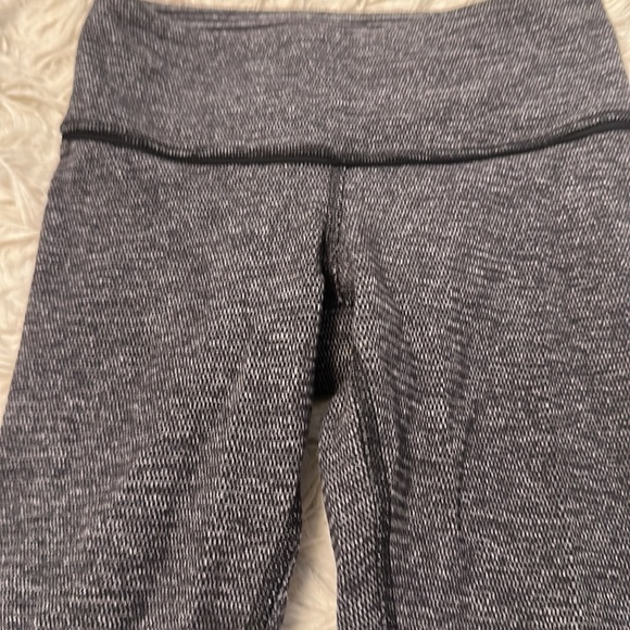 🍋Lululemon Wunder Under - Picture 2 of 2